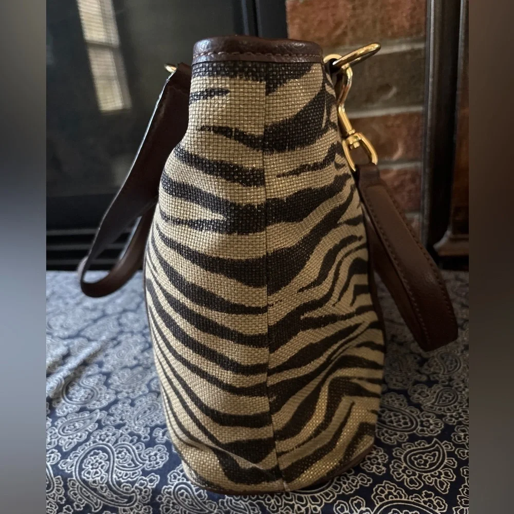 MICHAEL KORS Large Zebra Print Tote Bag w/ Detachable Wristlet | Snap Closure